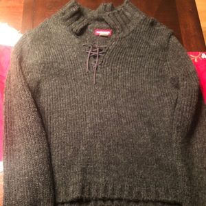 Unionbay dark charcoal color v neck sweater laceup